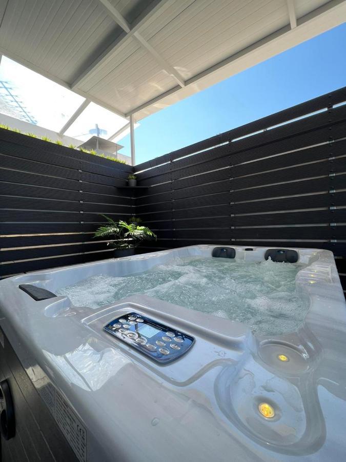 Loft Spa Greece - Enjoy Our Jacuzzi Kalamata Ngoại thất bức ảnh