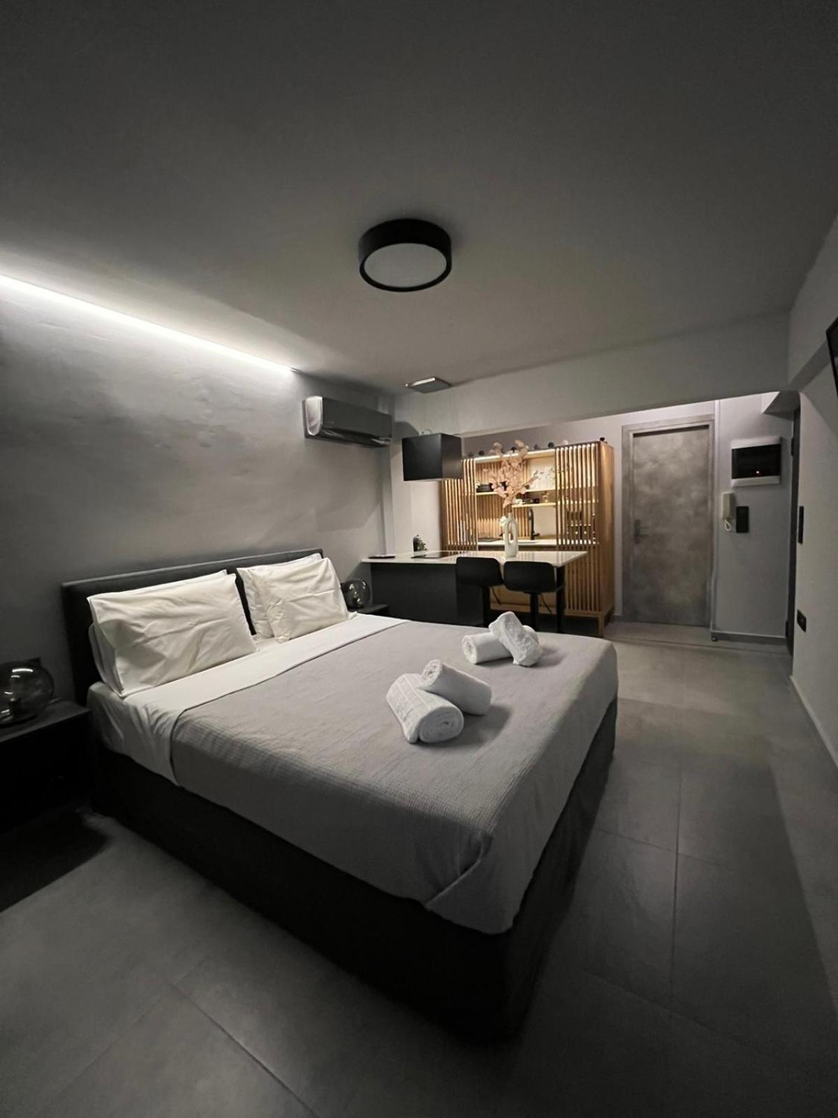 Loft Spa Greece - Enjoy Our Jacuzzi Kalamata Ngoại thất bức ảnh