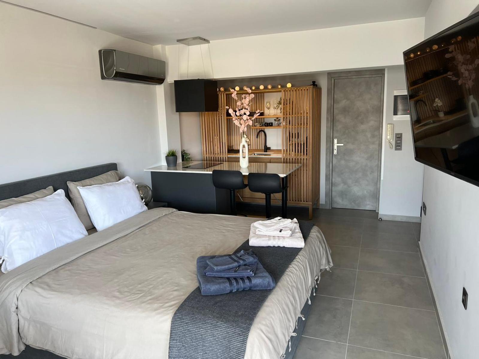 Loft Spa Greece - Enjoy Our Jacuzzi Kalamata Ngoại thất bức ảnh